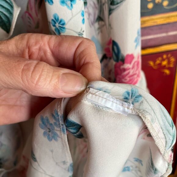 Parker floral 100% silk off shoulder top, flutter sleeves, ruffle neckli… - Picture 10 of 10